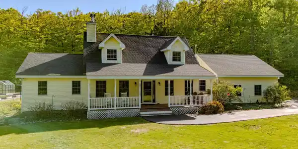 9 Maple Ridge Road