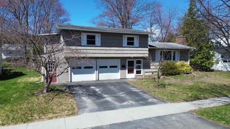 104 Lakewood Parkway