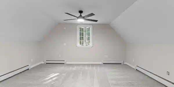 Image 4: Large Bedroom Over Garage Image 4: Large Bedroom Over Garage