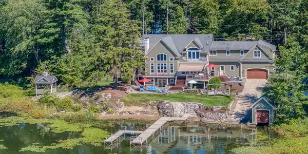 11 Clark Island Road