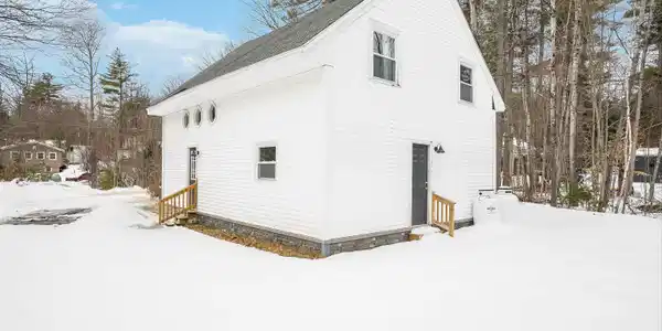 17 Winter Road