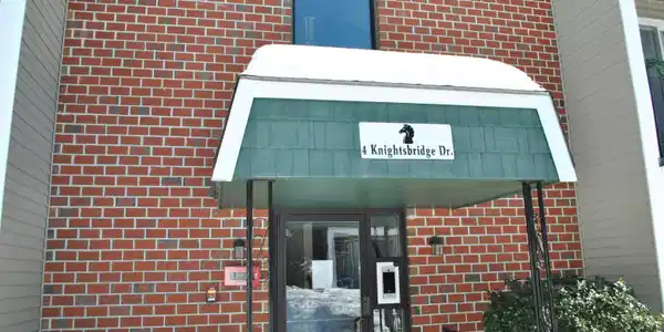 4 Knightsbridge Drive
