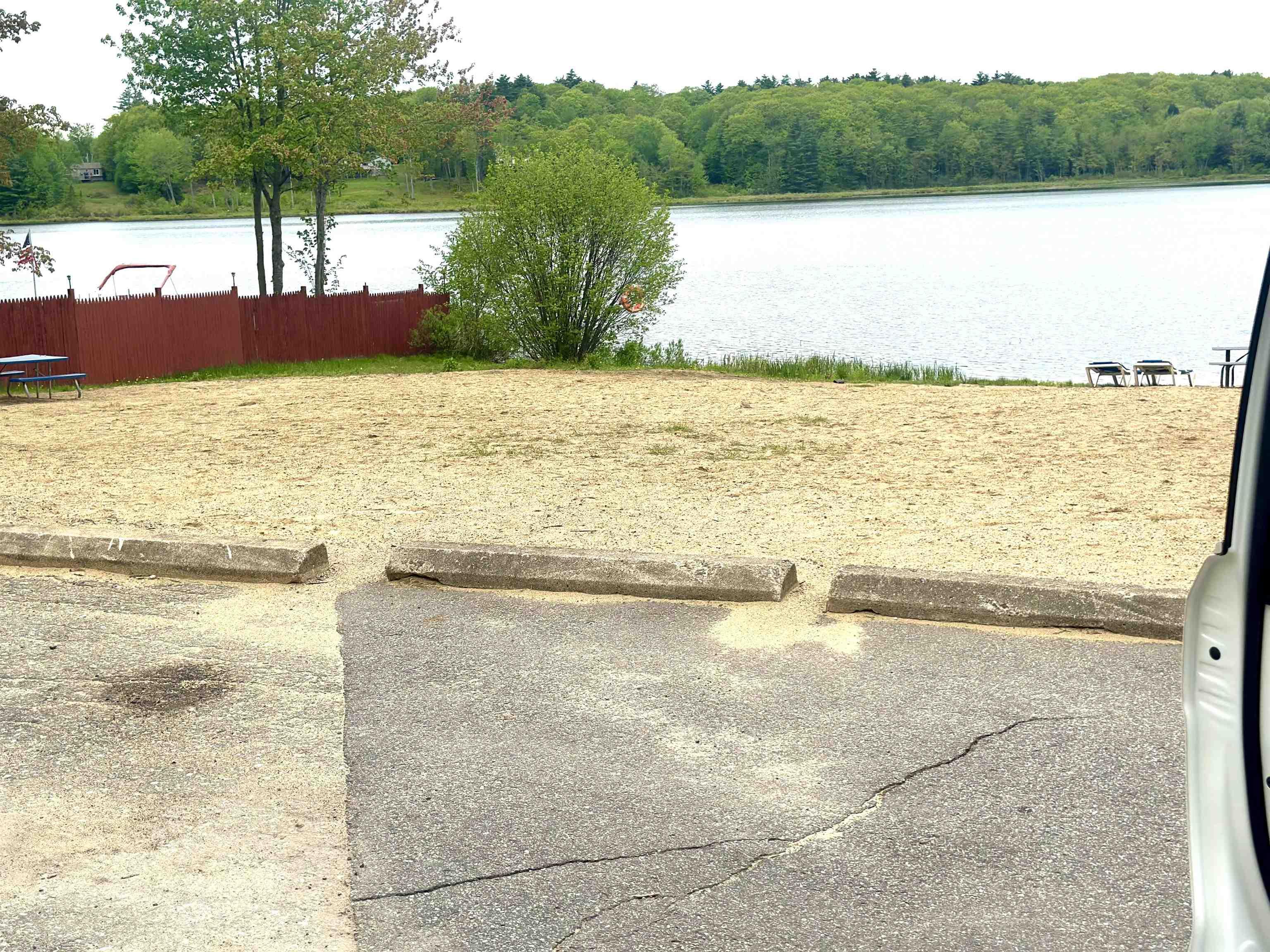 Image 3: Parking at the beach