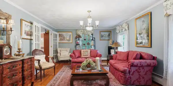Image 4: Living room Image 4: Living room