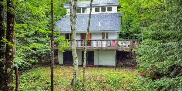 122 Nichols