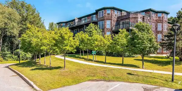 107 Claire Pointe