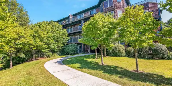 97 Claire Pointe