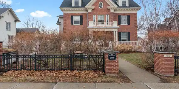 81 South Williams Street