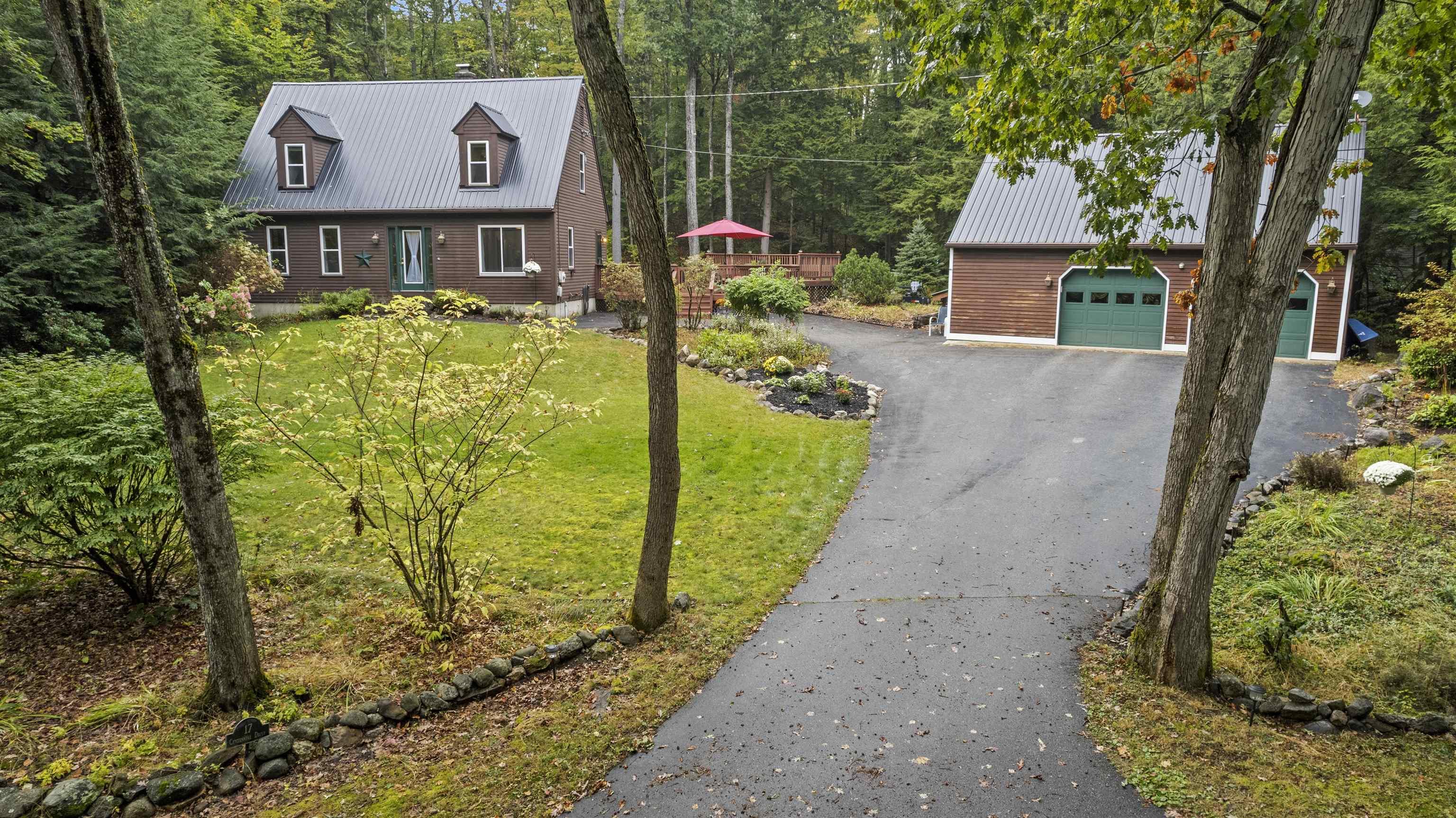 Image 4: Beautiful sloping front yard. Image 4: Beautiful sloping front yard.