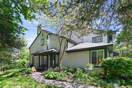 29 Lake Forest Drive