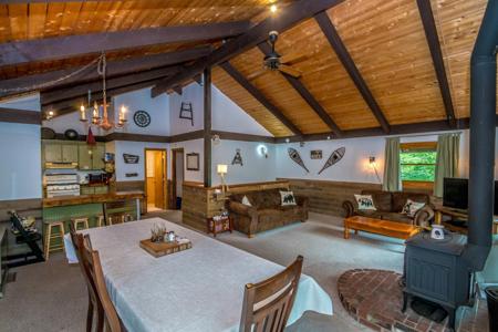 3 Upper Lakeview