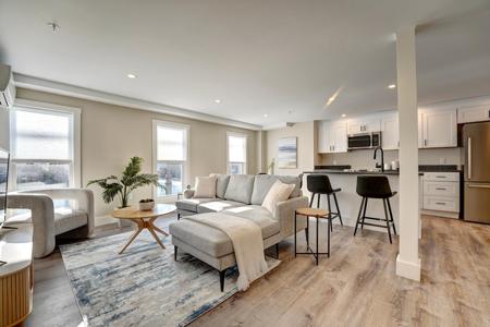 621 Islington Street