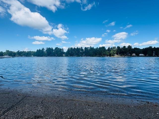 Image 0: Governers lake Beach