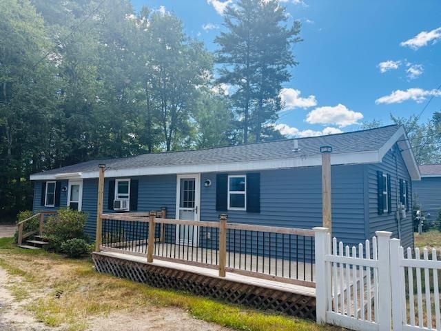 Image 2: Low Maintenance, 1 level Home, w/ Fenced in yard-