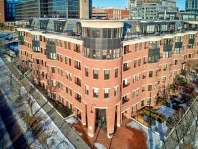 40 College Street
