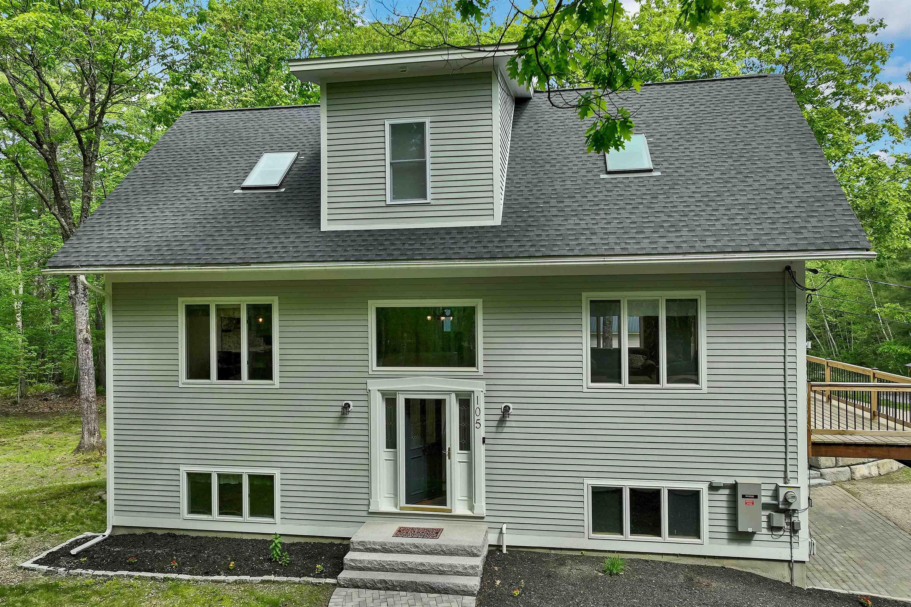 Image 2: Front entry way