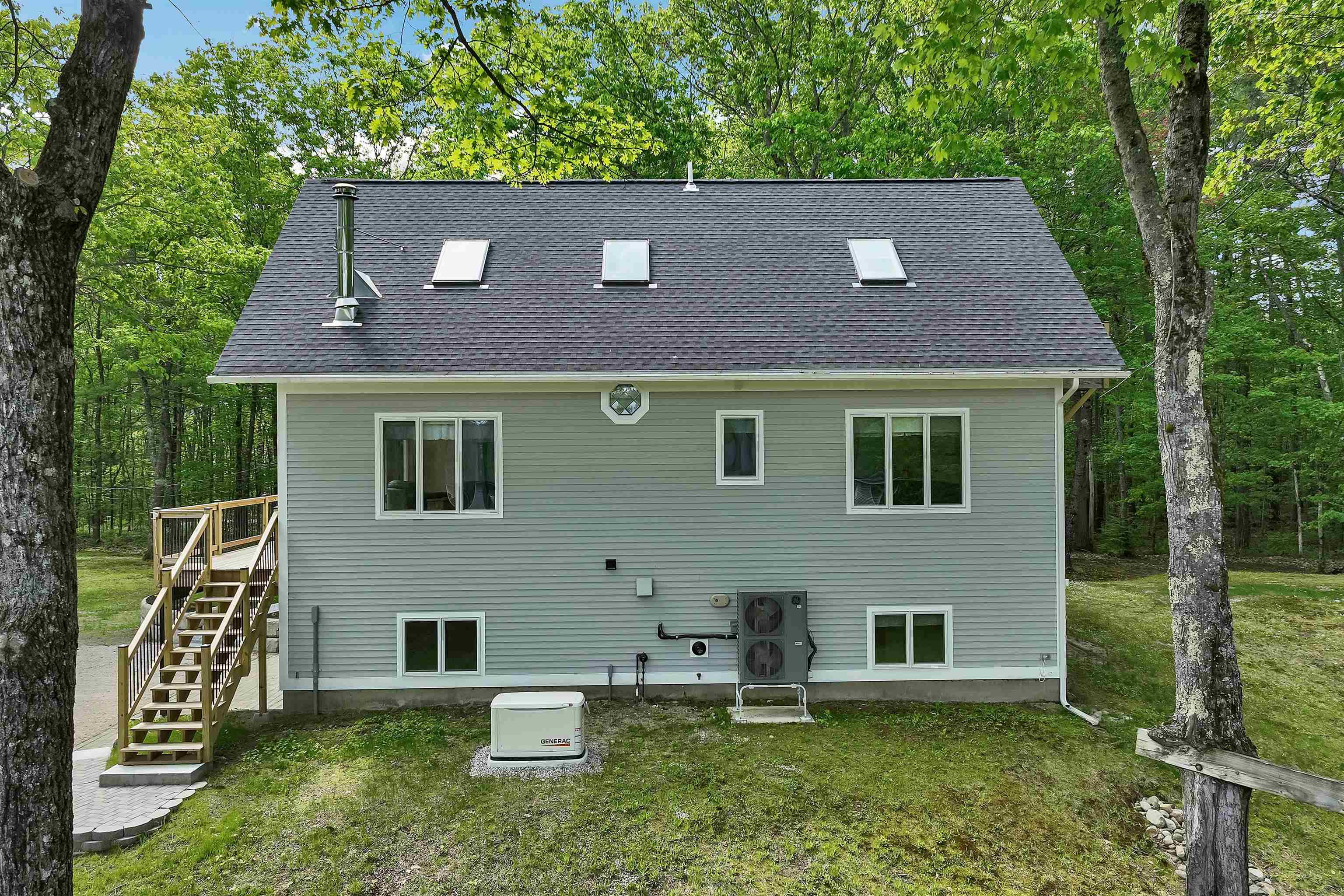 Image 3: Back yard