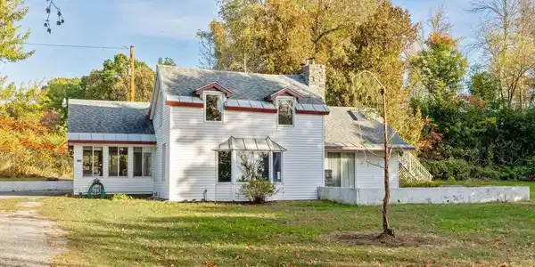 489 West Shore Road