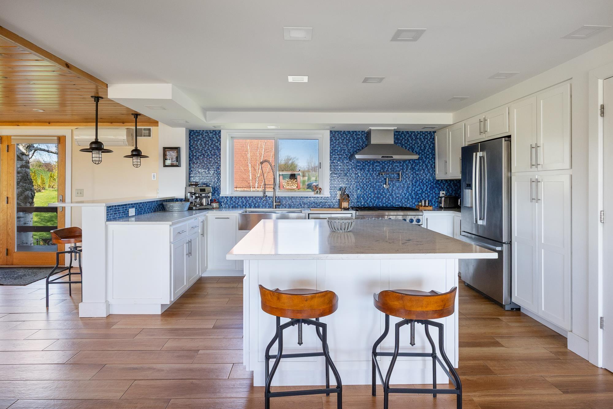 Image 4: Chef's kitchen Image 4: Chef's kitchen