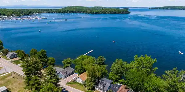 377 E Lakeshore