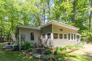 703 Collettes Grove
