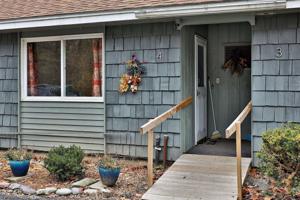 2185 Drake