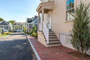 428 Islington
