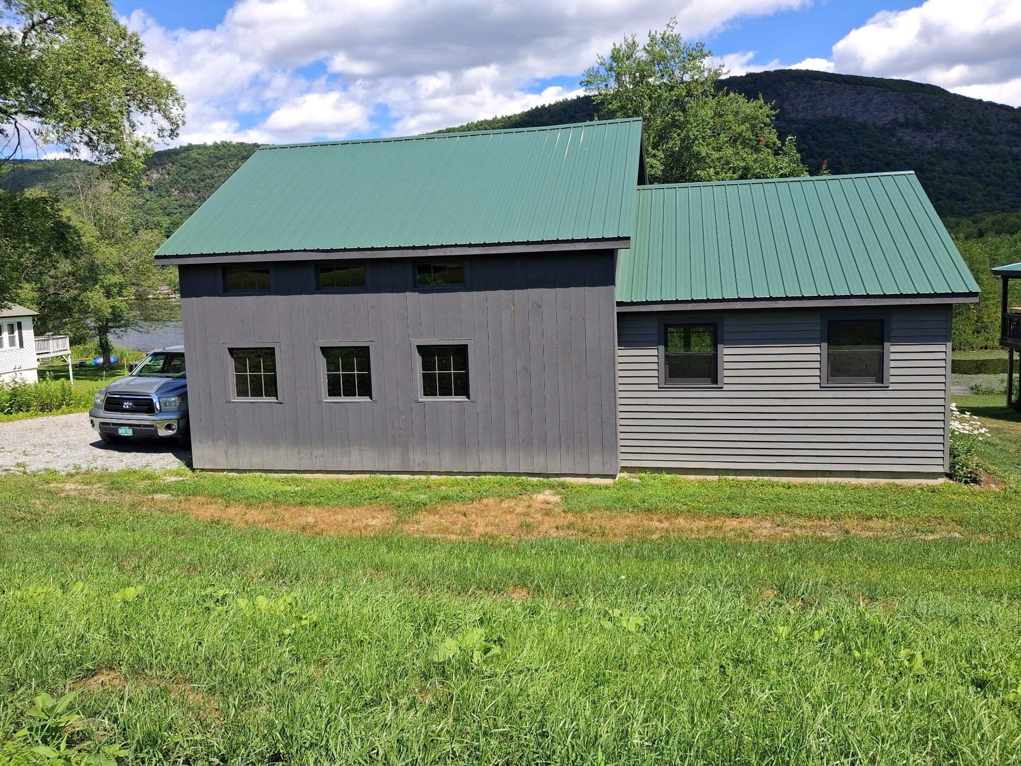 Image 3: 24X24 GARAGE WITH ADDITION