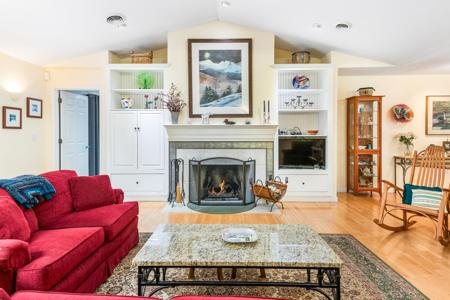 8 Sandy Brae