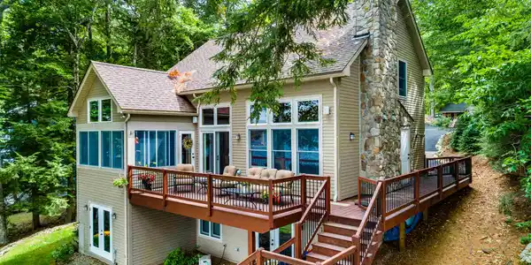 205 Veazey Cove
