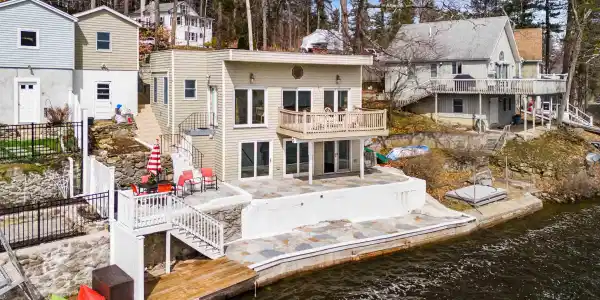 31 Cobbetts Pond Road