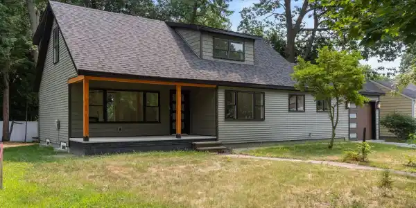 95 Lakewood Parkway