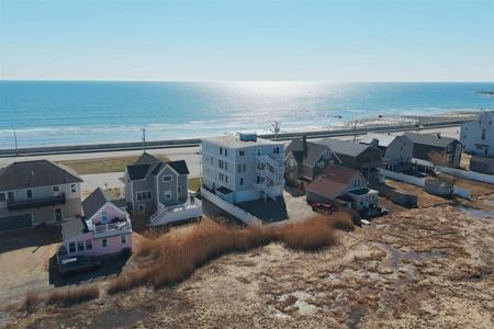 605 Ocean Boulevard