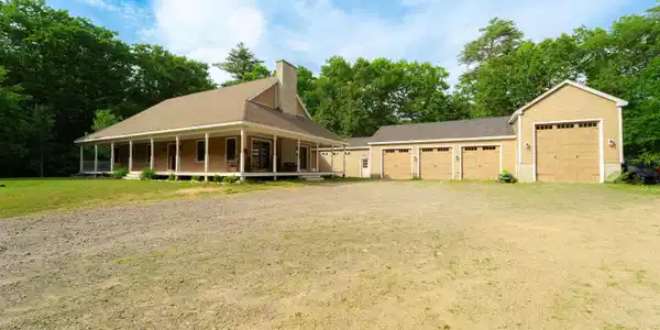 6 Phoenix Drive