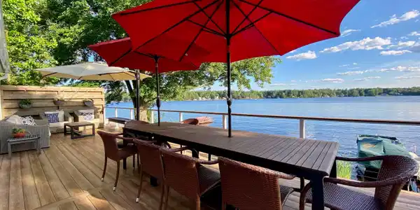 6 Lakeside