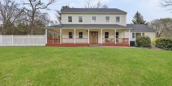 2 Windsor Drive