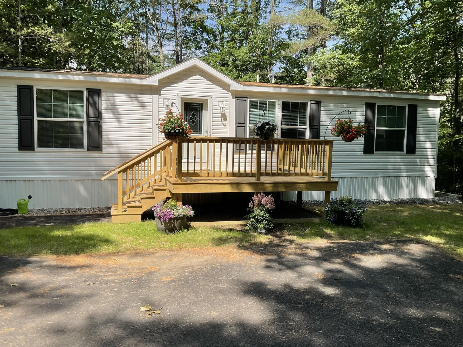 Image 0: 10 Granite with new Deck