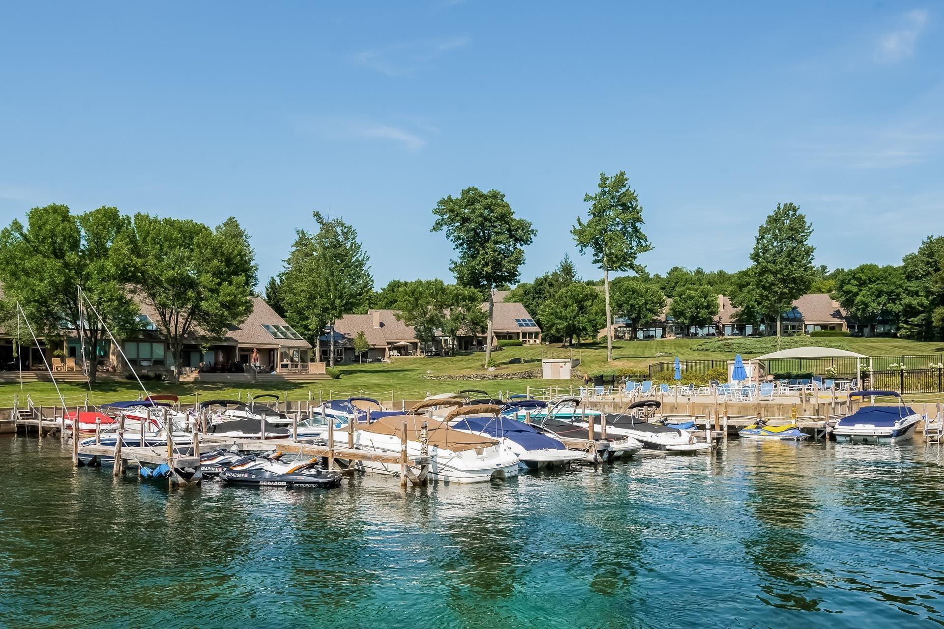 Image 2: Jonathan's Landing protected marina with updated docks Image 2: Jonathan's Landing protected marina with updated docks