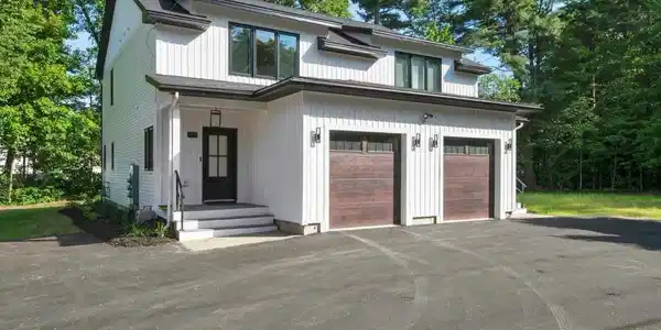 77 Colchester Point Road