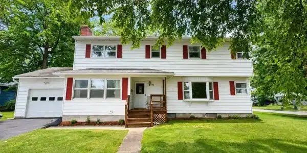 71 Lakewood Parkway