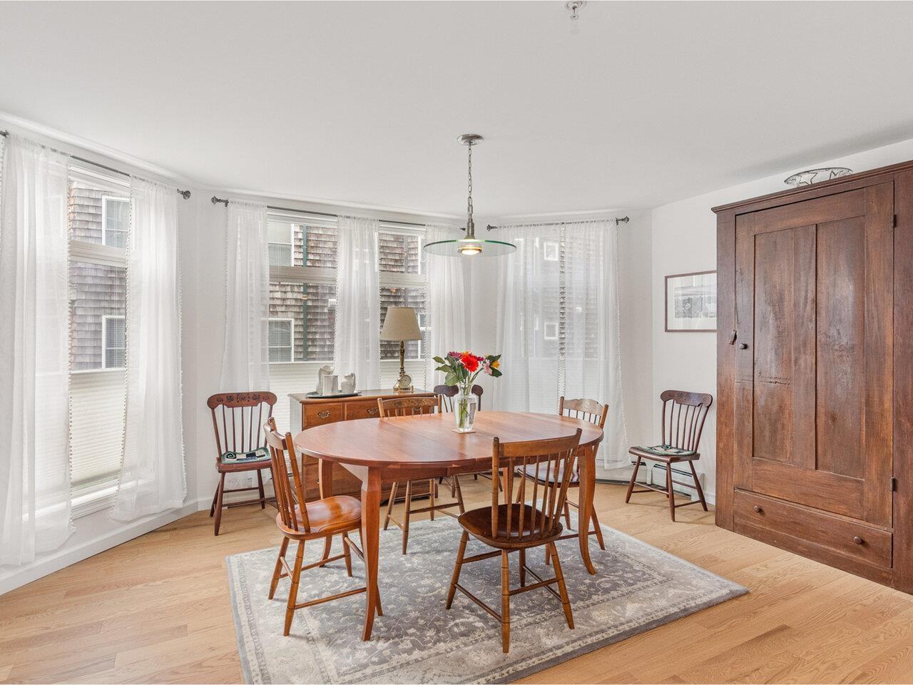 Image 3: Light-Filled Dining Area