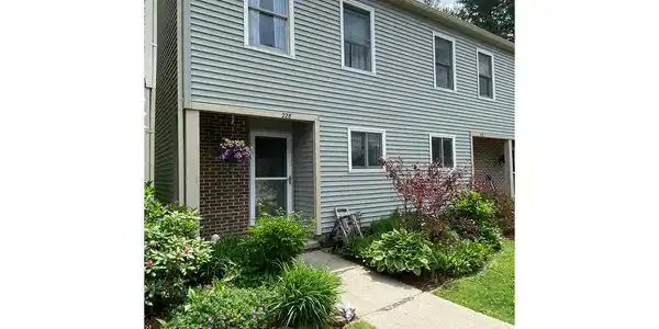 228 Locust Hill