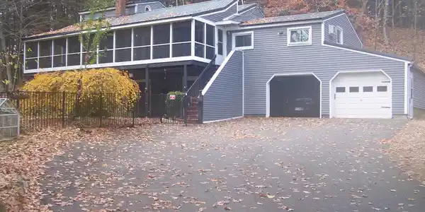 84 Lakeview
