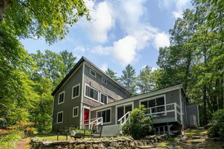 33 New Hampshire Drive