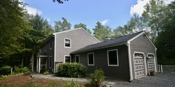 13 Forest Road
