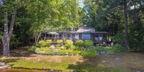 289 Ledgemere Point
