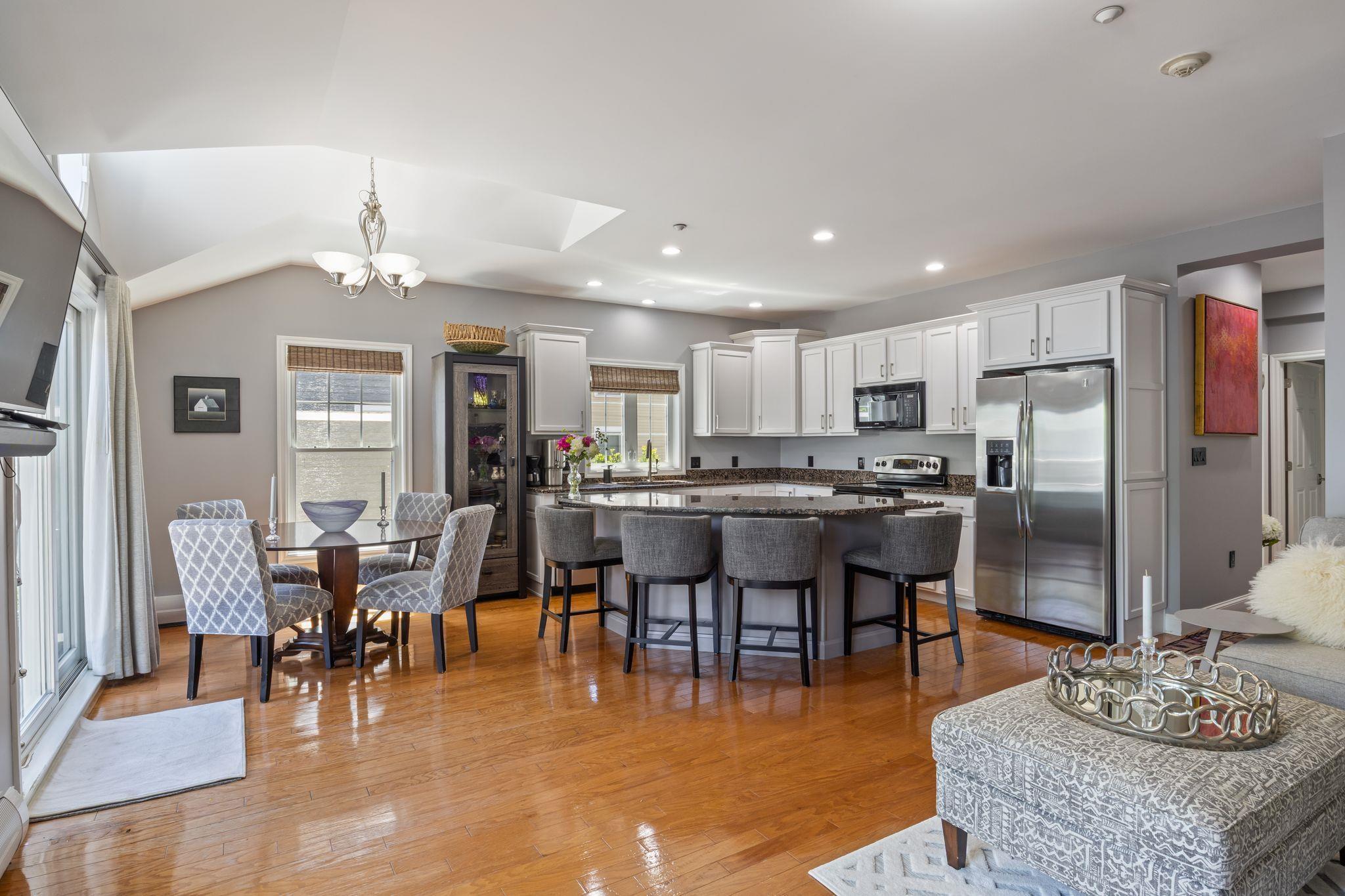 Image 4: Open Concept Kitchen, Dining & Living Area Image 4: Open Concept Kitchen, Dining & Living Area
