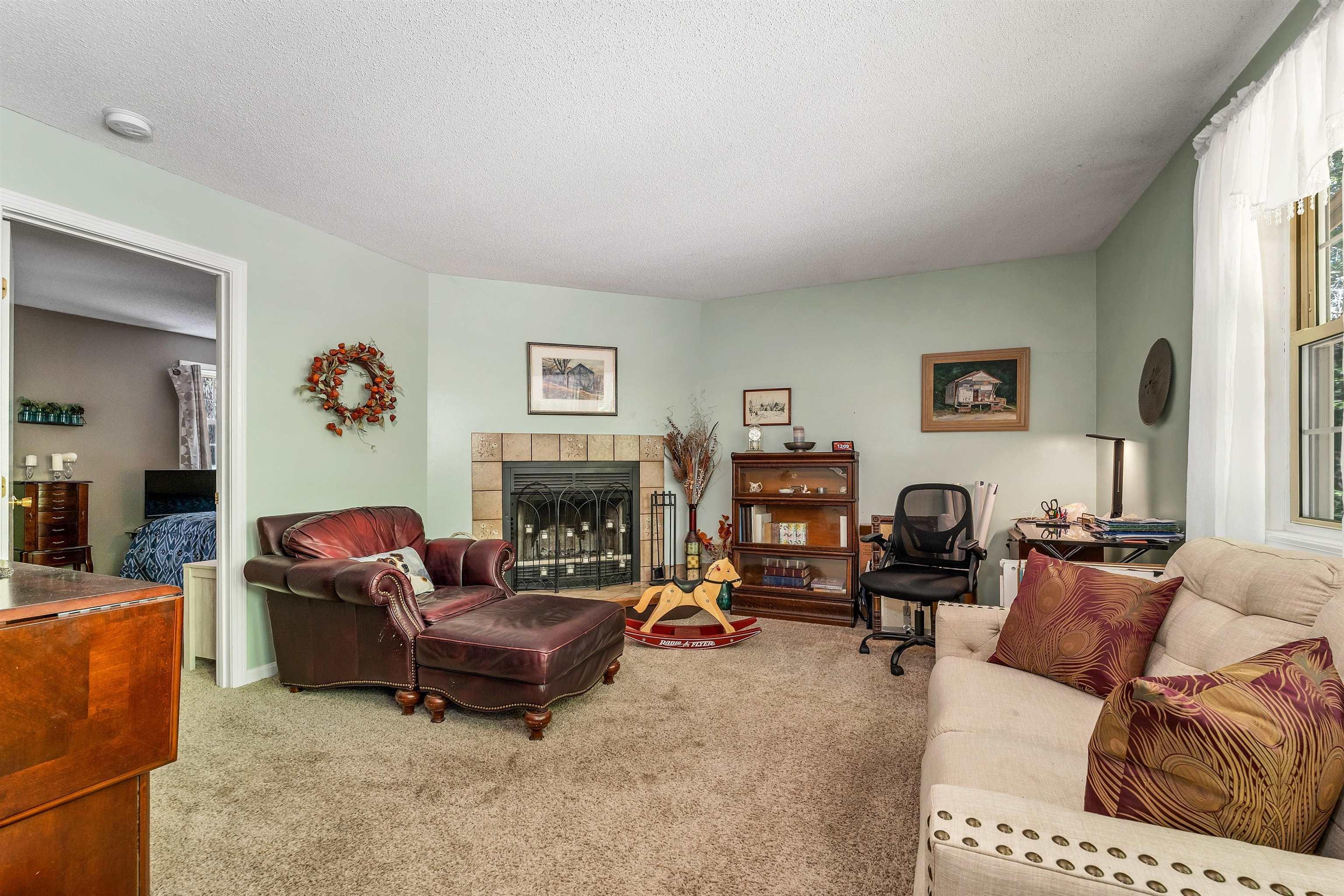 Image 1: Living Room