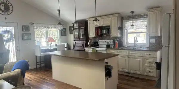 30 Hummingbird Lane