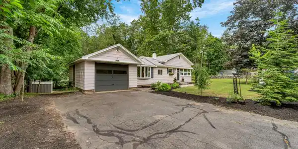 7 Lakeview Avenue